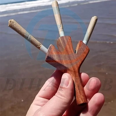 3\/3\/2 Opis lesenega držala za cigarete cevi